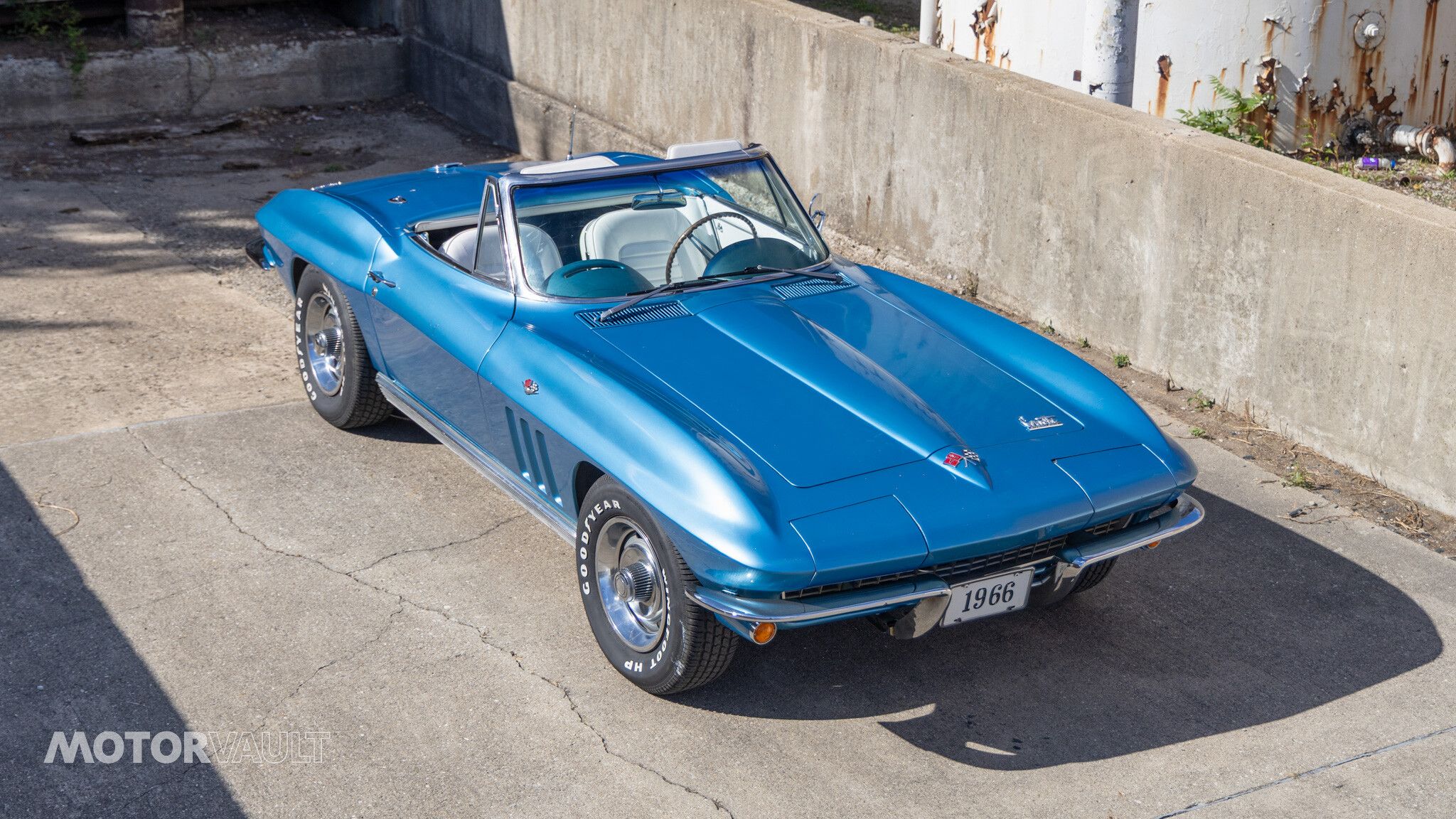 1966 Chevrolet Corvette 327/300 - L75