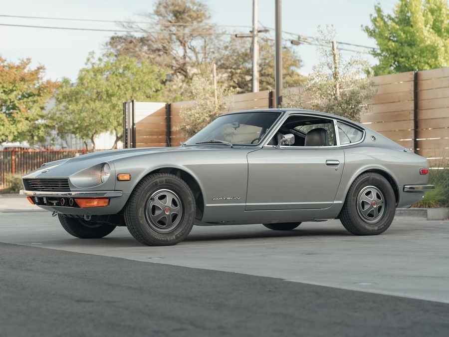 datsun 240z silver