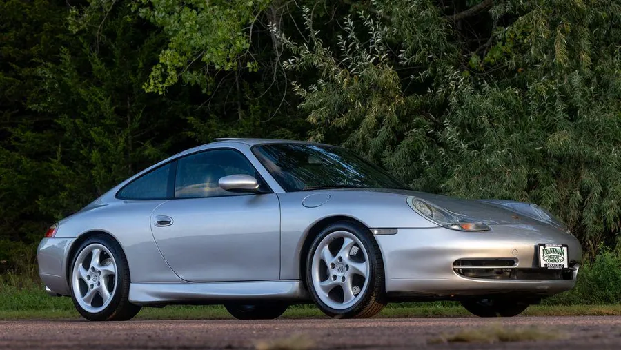 2000 Porsche 911 2D