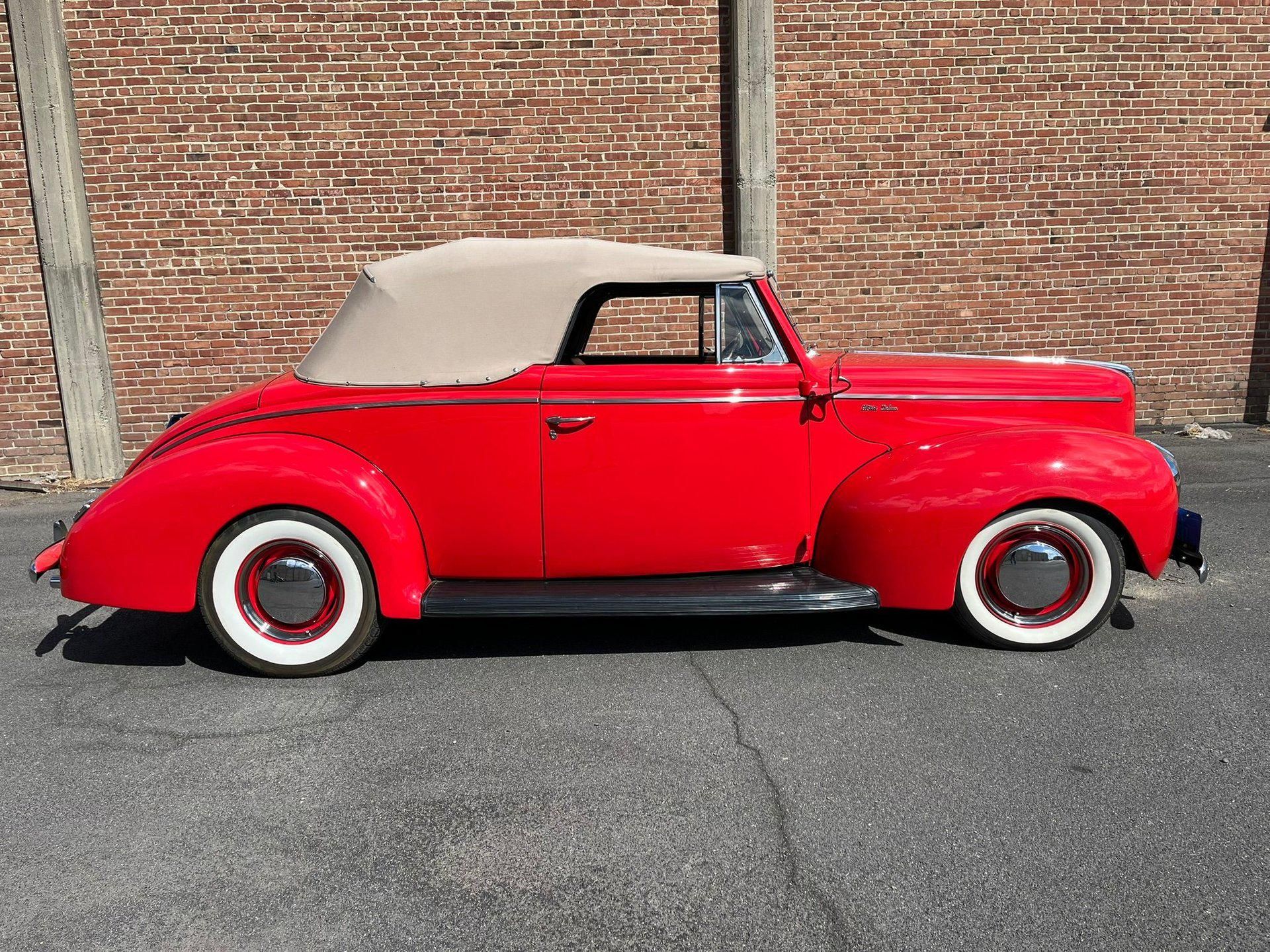 1940 Ford Deluxe