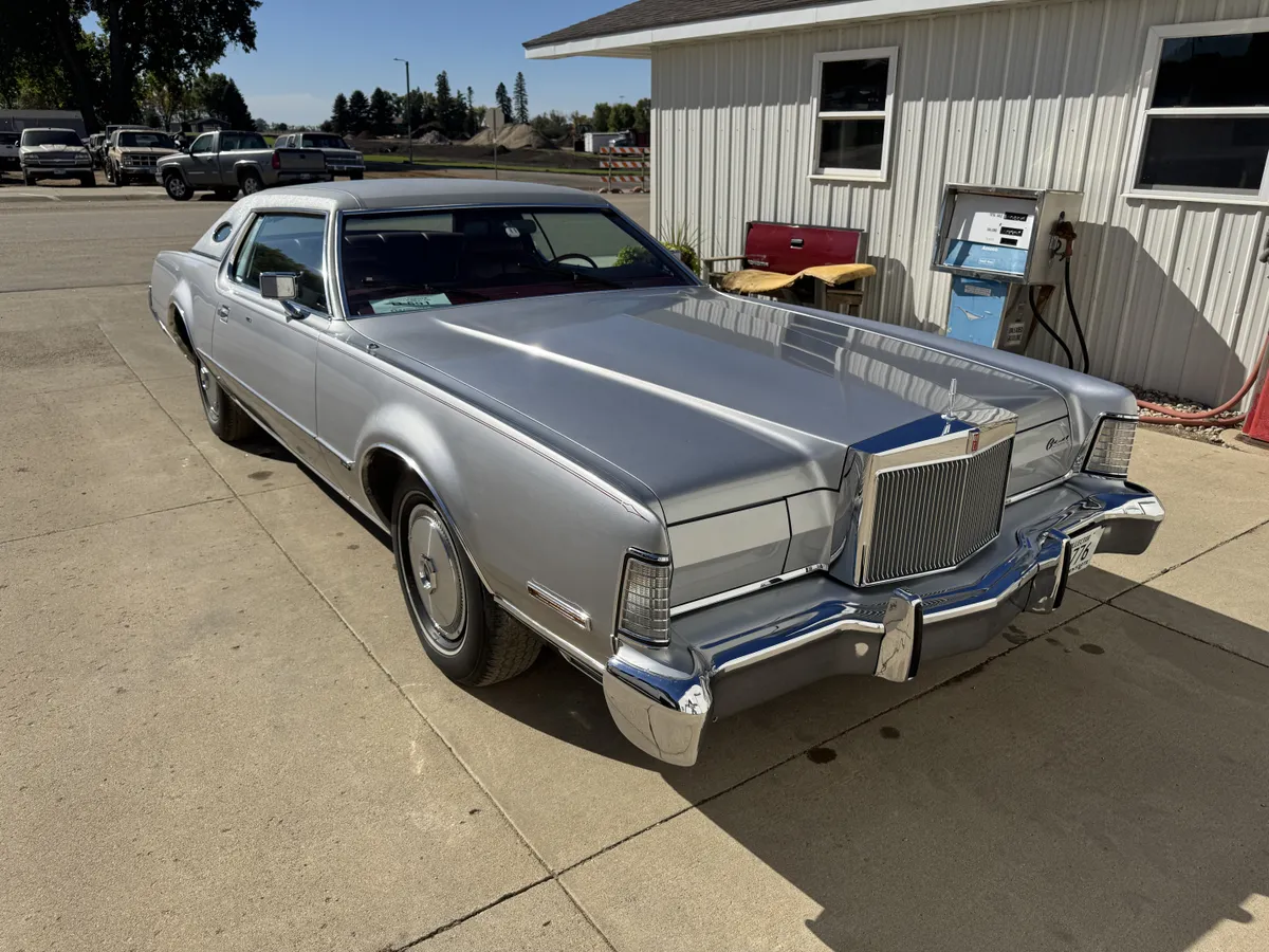 Lincoln Mark IV
