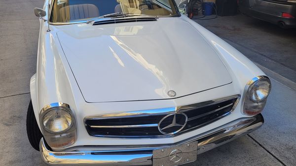 1966 Mercedes-Benz 230SL