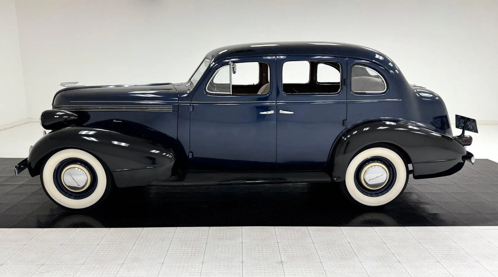 1937 Pontiac DeLuxe 4 Door Sedan Morgantown, Pennsylvania | Hemmings
