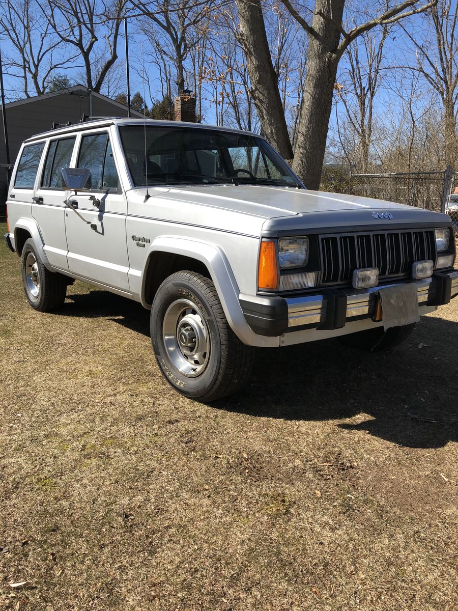 Jeep cherokee pioneer