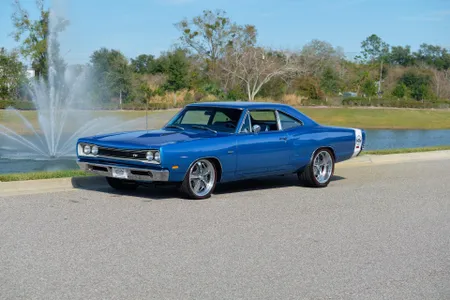 スーパービー　１９６９　ヘミ 1969 Dodge Hemi Super Bee - YouTube