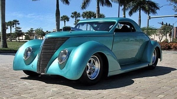 1937 Ford Custom