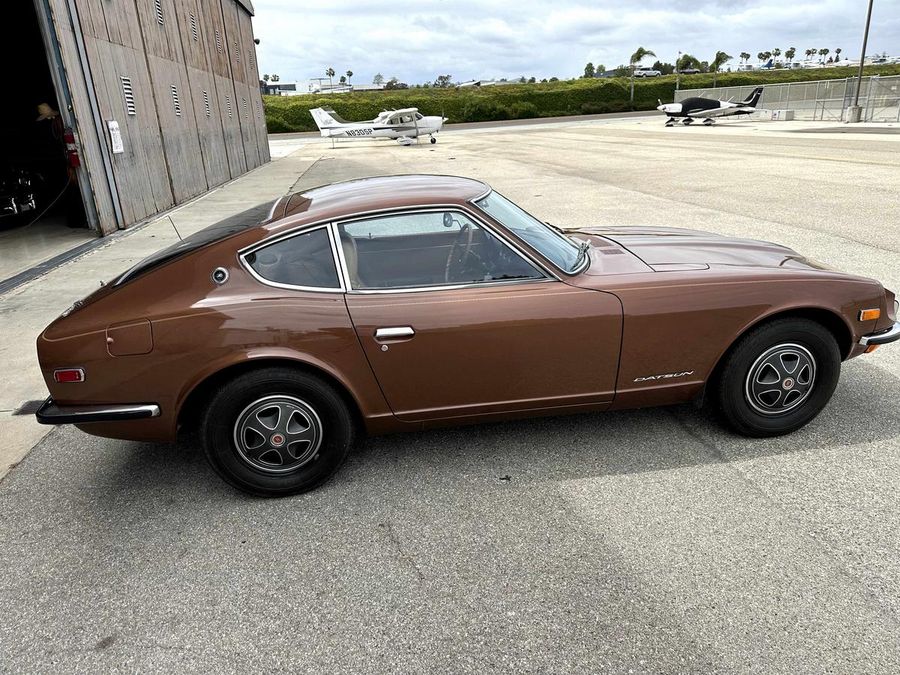 datsun 240z brown