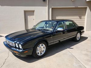 2001 Jaguar XJ8L