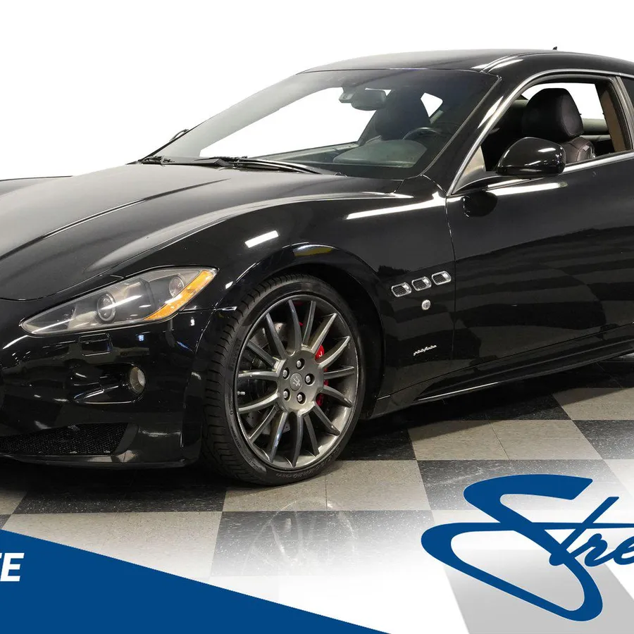 Miniature - Maserati Granturismo Sicart