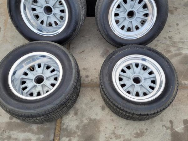 4 1966 Cobra 427SC knock off wheels with tires