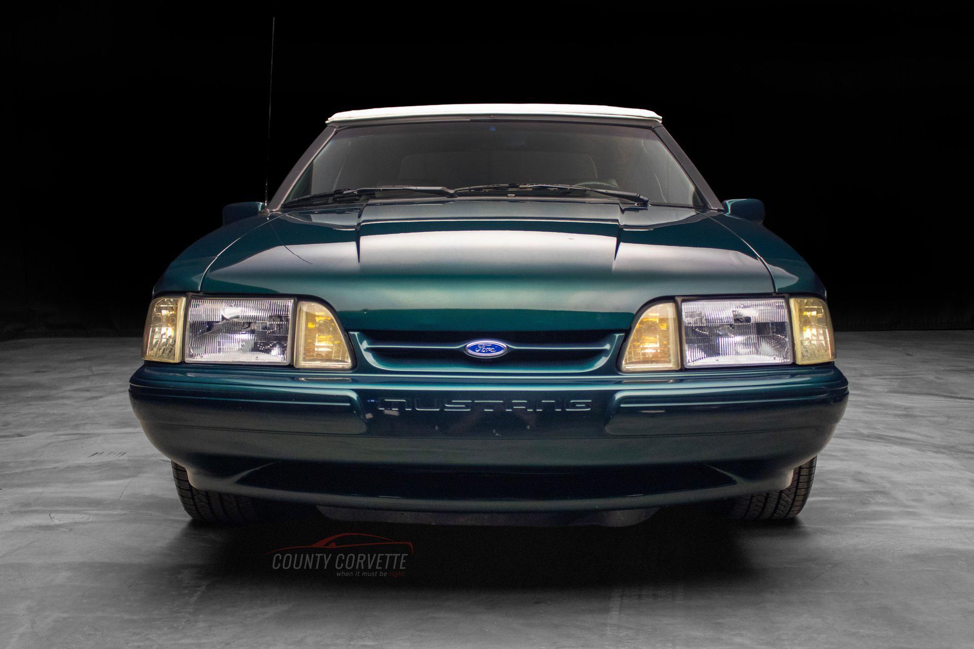 1990 Ford Mustang