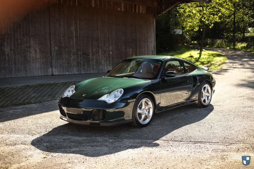2004 Porsche 911 Forest Green / X50 / Tan Leather / PCCB Oldenzaal