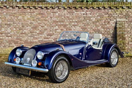 ミニカー Morgan Plus 8 1980 British Racing Green s-l400.jpg