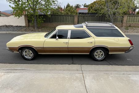 Classic Oldsmobile Vista Cruiser For Sale | Hemmings