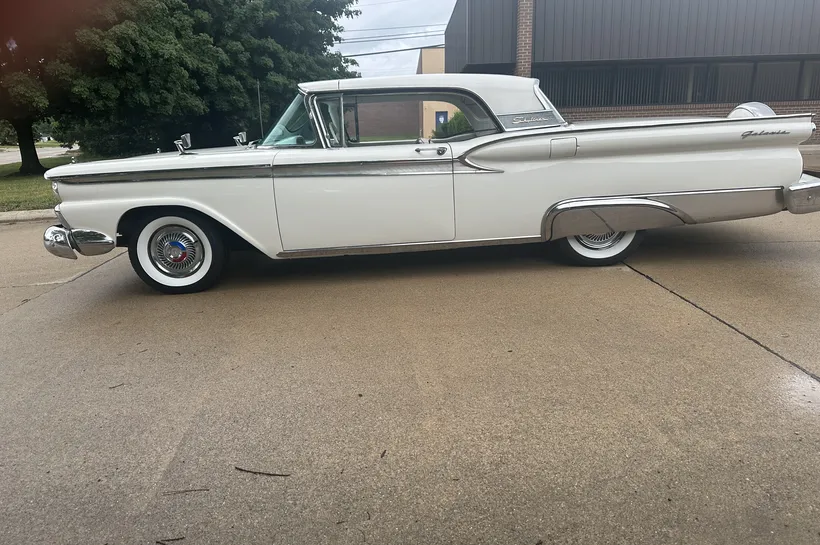 笑顔のエリンギ 1959 Ford Skyliner Retractable Hardtop Clinton Township, Michigan