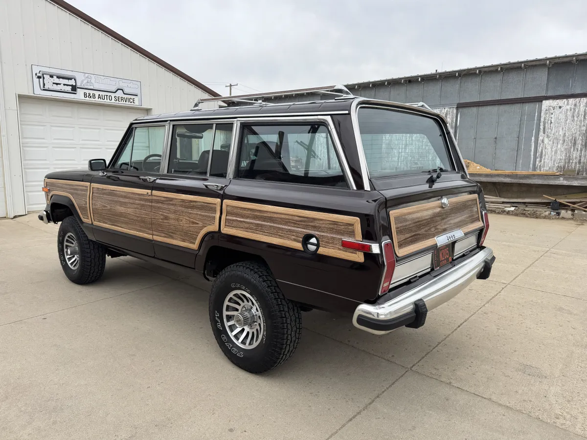1989 Jeep Grand Wagoneer Brookings, South Dakota | Hemmings