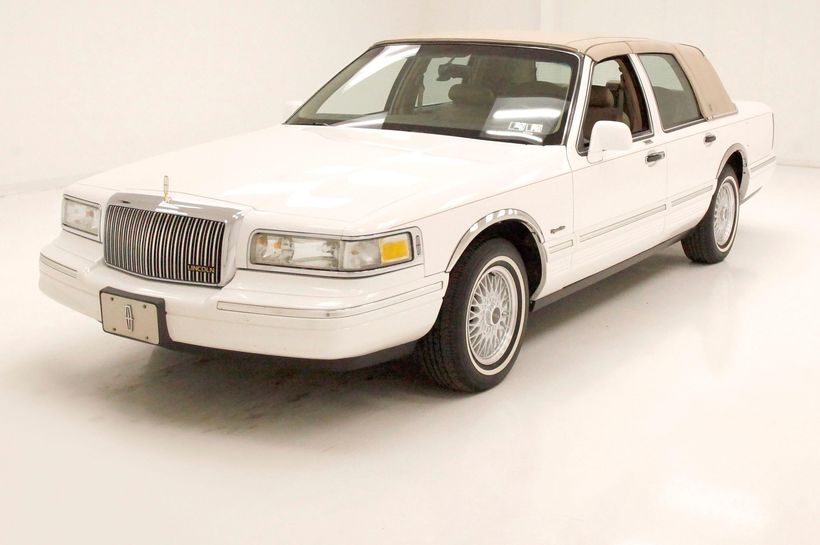 1997 Lincoln Town Car Signature Series Morgantown, Pennsylvania | Hemmings