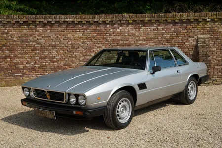 402-443 1/43 マセラティ Maserati Kyalami Maserati 1/43 マセラティ純正 Kyalami 1976年 ミニチュアモデル