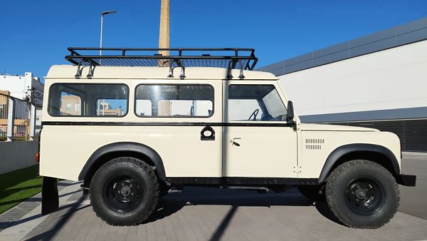 1988 Land Rover Defender 109