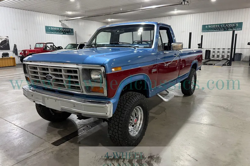CLASSIC FORD TRUCK洋書　フォード 1985 Ford F 250 Custom Holland, Michigan - Hemmings