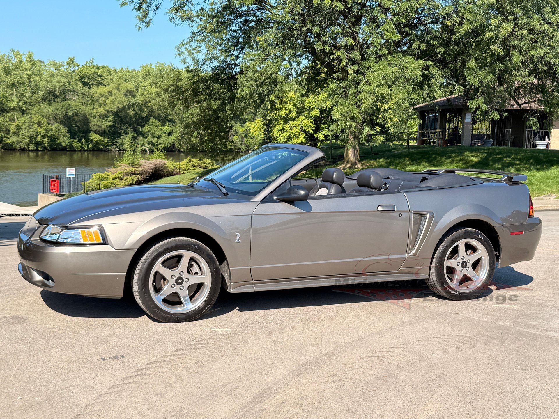 2001 Ford Mustang SVT