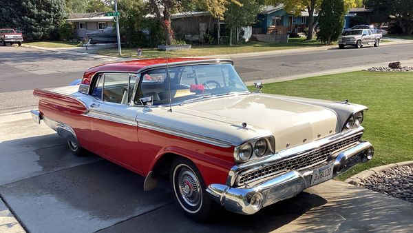 1959 Ford Fairlane 500 Skyliner