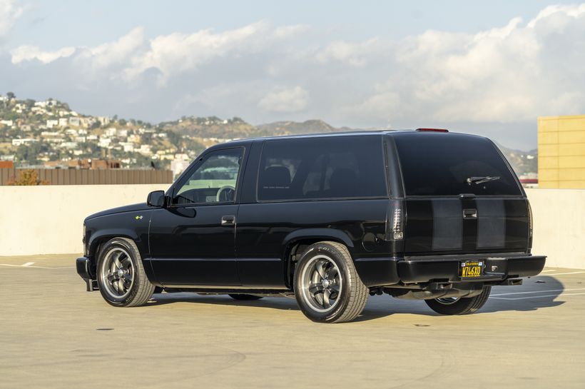 1998 Chevrolet Tahoe 3GNEC18R6WG109984 Black Black 5.7L V8