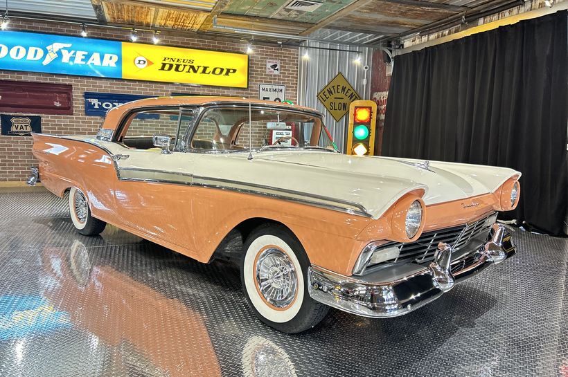 1957 Ford Skyliner THETFORD, Quebec Hemmings
