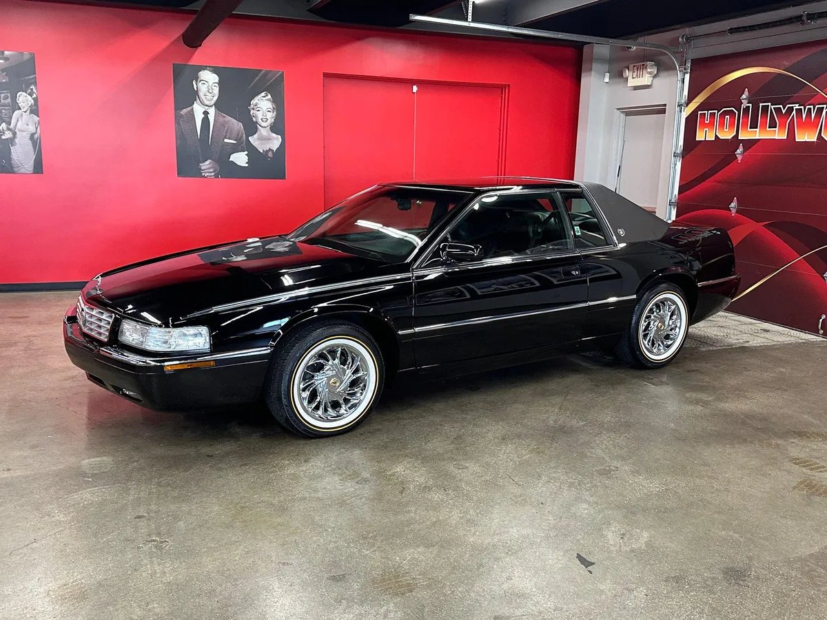 2002 Cadillac Eldorado Biarritz Copiague, New York | Hemmings