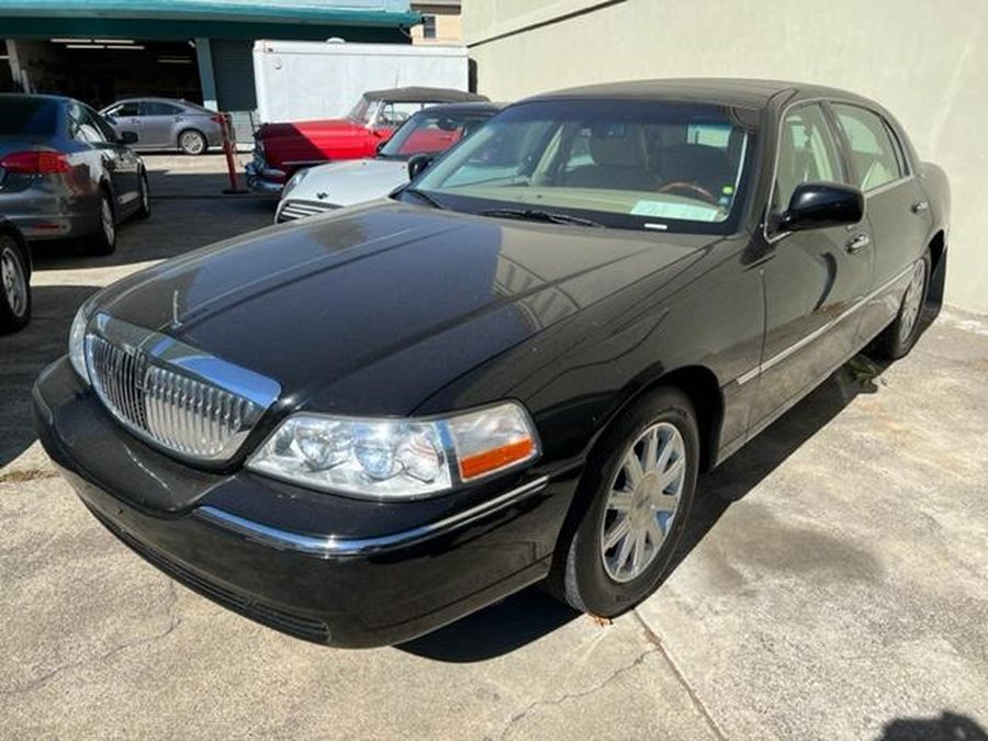 2011 Lincoln Town Car 4door Sedan #2617119 | Hemmings