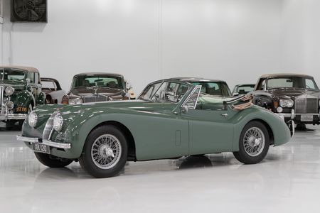 Signature 1/18 Scale Diecast DC31024B - 1949 Jaguar XK120 #6 - Green