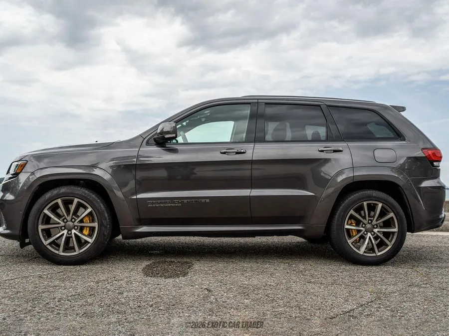 27.0 SPOTLIGHT MC 2018 ダークグレー・メタリックシルバー 2018 Jeep Grand Cherokee SUV Fort Lauderdale, Florida - Hemmings