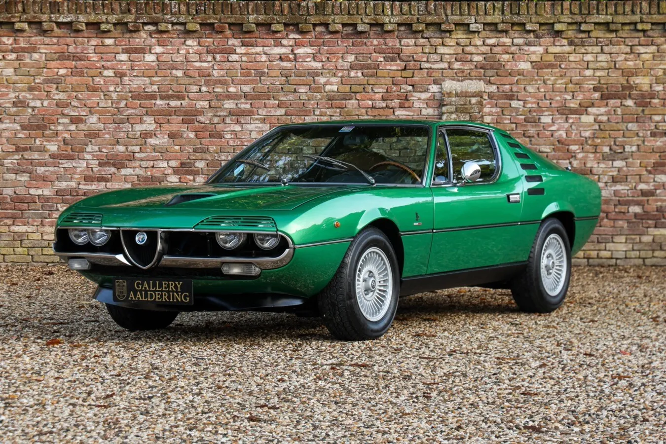Alfa Romeo Montreal