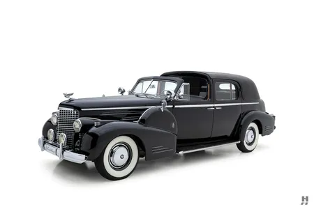 ＧＭ Rare 1940 Cadillac V-16 Model 9033 Transformed from Neglected to