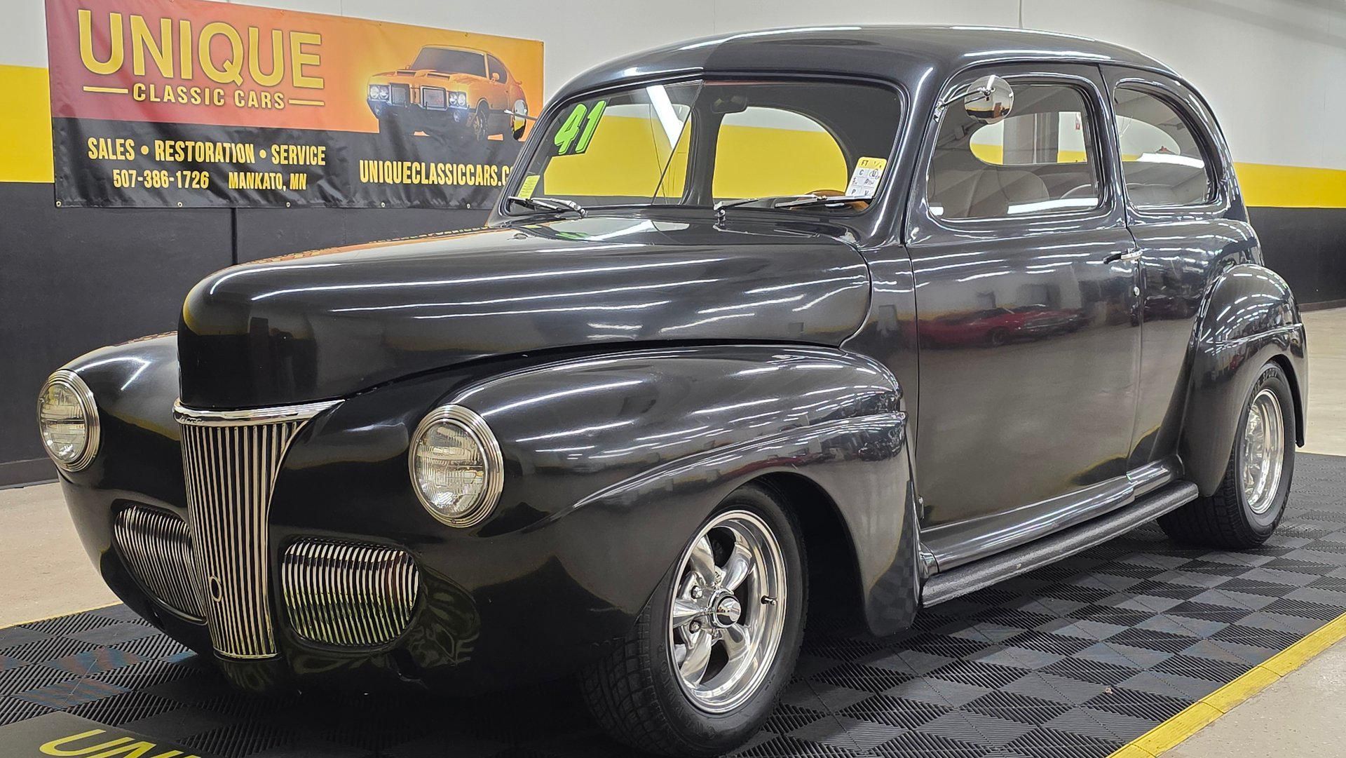 1941 Ford Deluxe