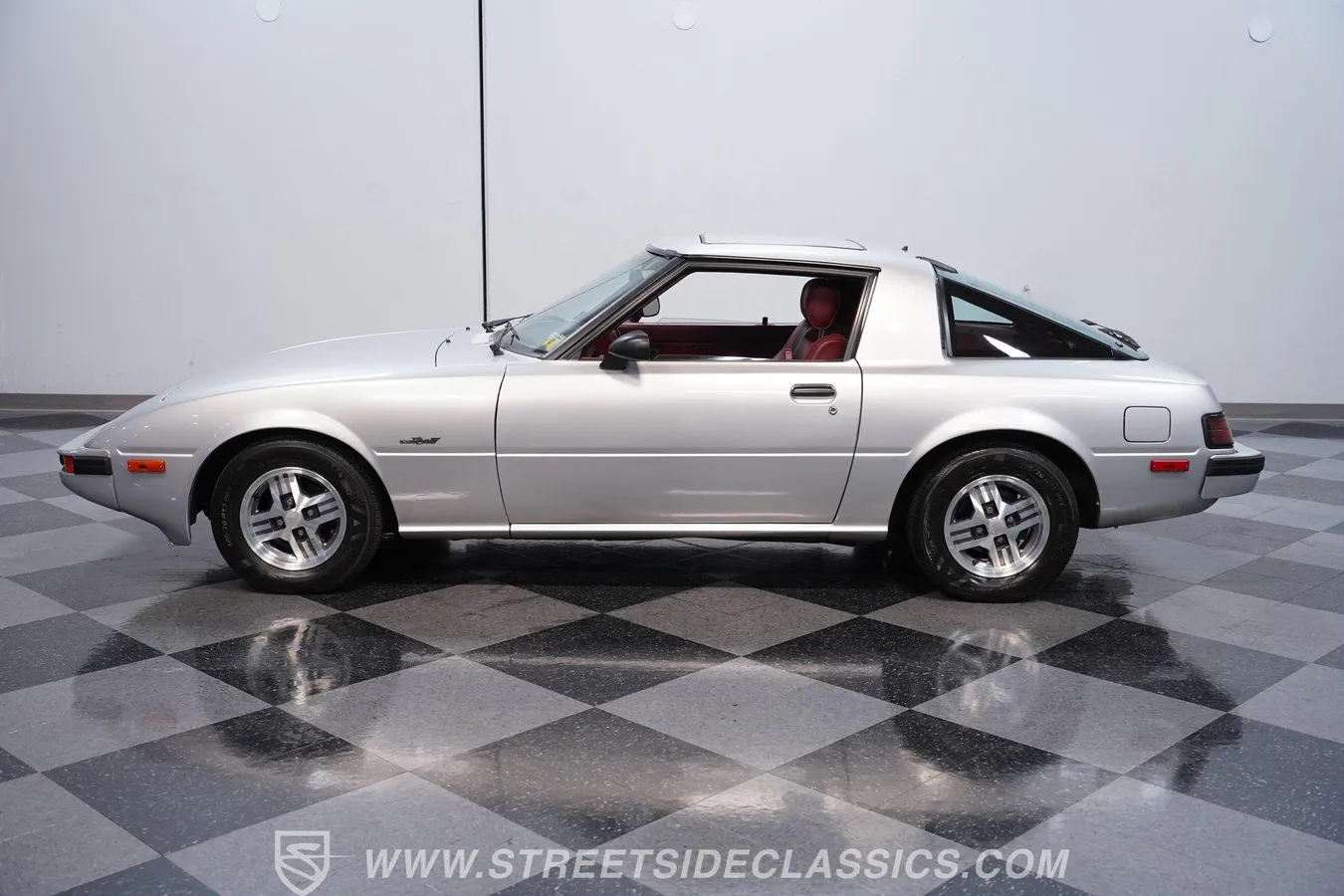 1985年 リバティシルバー 1985 Nissan 300ZX | Fast Lane Classic Cars