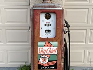 VINTAGE TEXACO SKY CHIEF GAS PUMP $1200