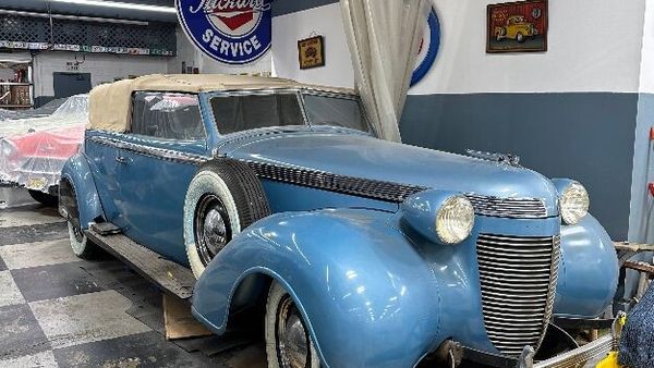 1937 Chrysler Imperial