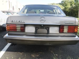 1987 Mercedes  126  body