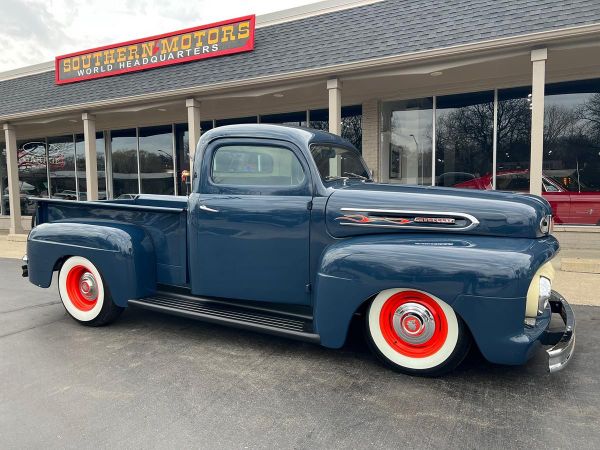 1952 Mercury M-100