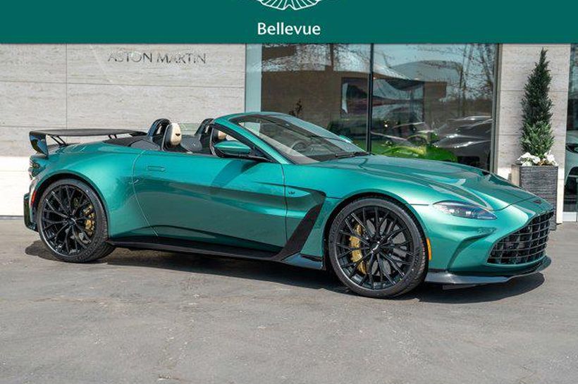 aston martin cabriolet 2023