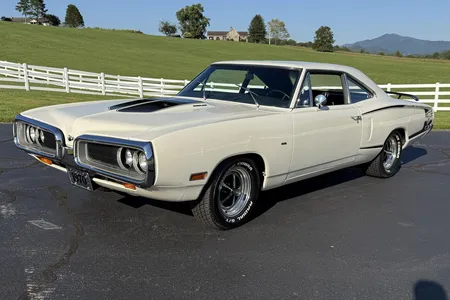 スーパービー　１９６９　ヘミ 1969 Dodge Hemi Super Bee - YouTube