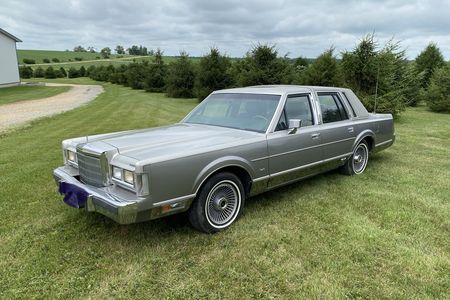 Lincoln Town Car For Sale | Hemmings