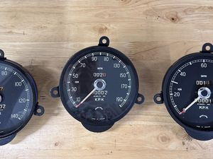 3 Smiths Speedometers