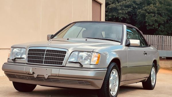 1995 Mercedes-Benz E320